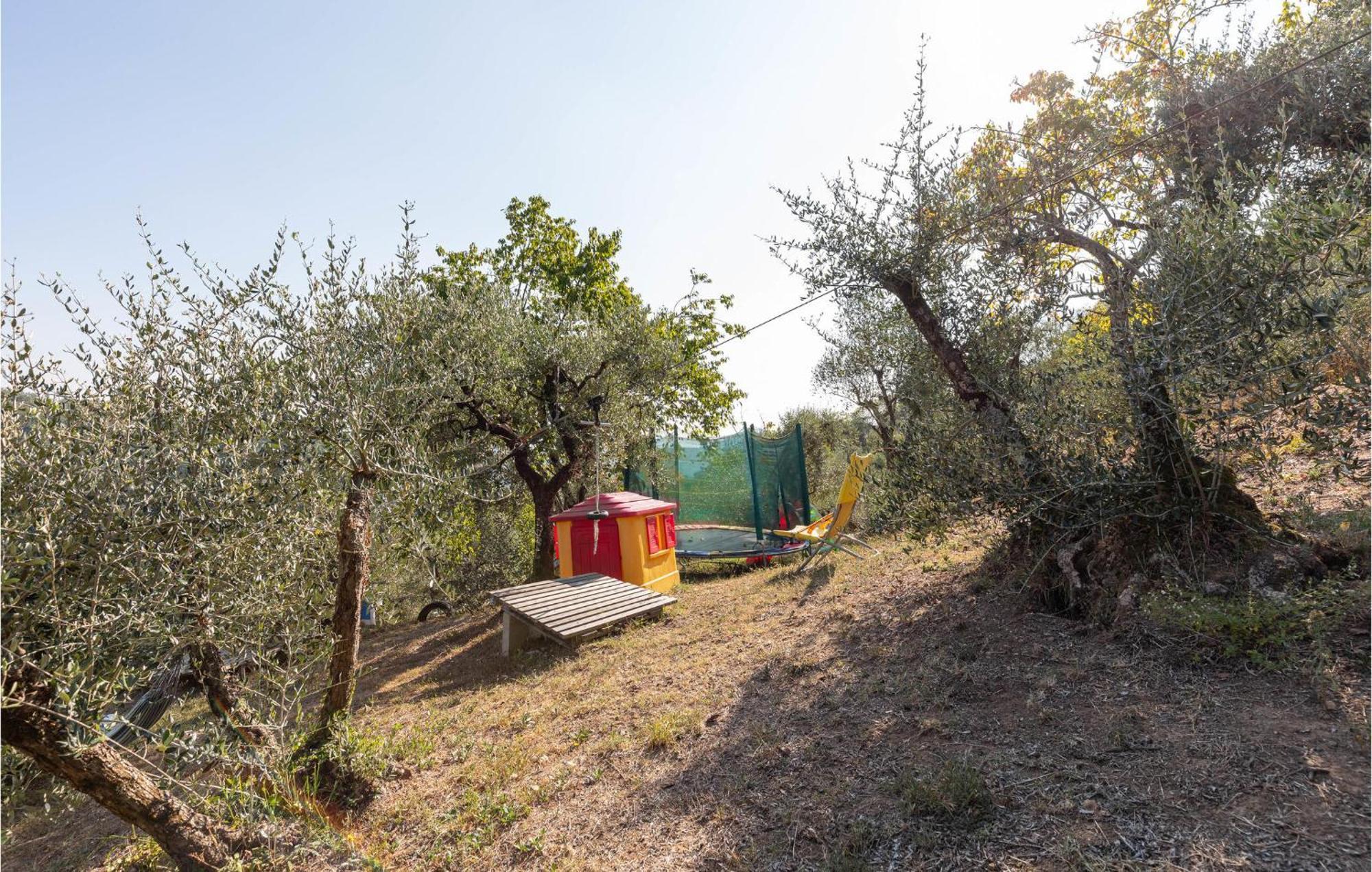 Awesome Home In Marliana With Kitchenette Exteriör bild
